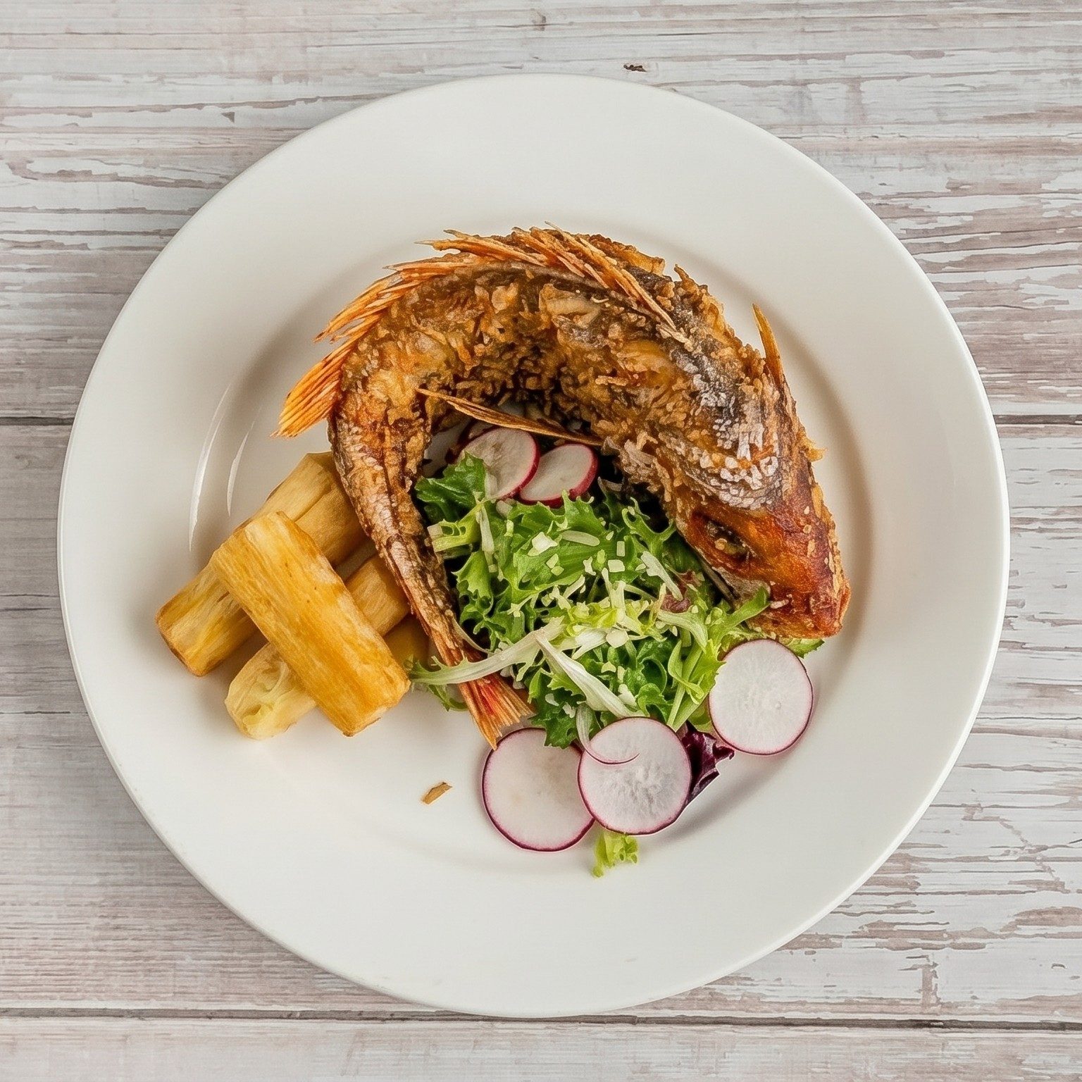 Pescado Entero Frito / Whole Fried Fish.